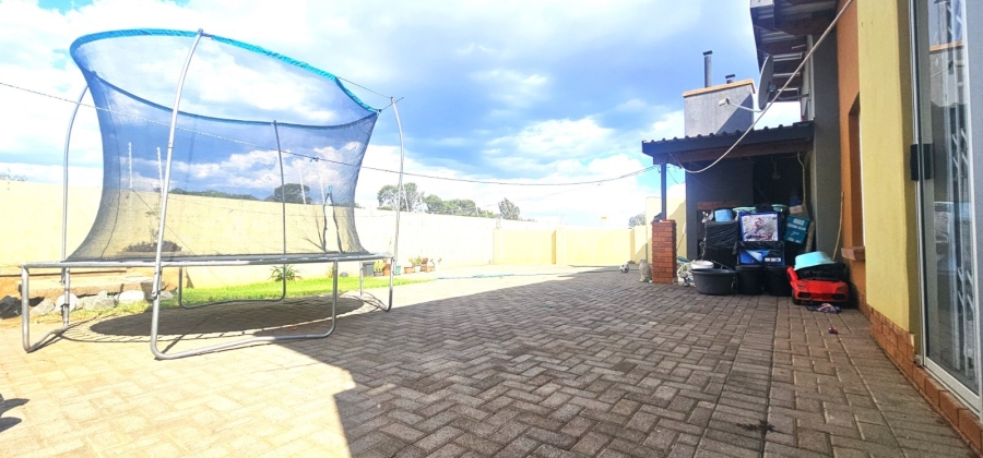 To Let 3 Bedroom Property for Rent in Waterval East North West